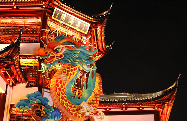 上海豫園燈會主要來自四川自貢的彩燈工藝
